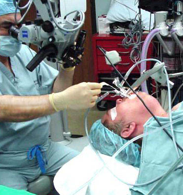 T&eacute;cnica de la Microcirug&iacute;a endolar&iacute;ngea